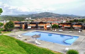 Апартаменты с террасой в эксклюзивной резиденции с бассейнами и зонами отдыха, в 100 метрах от пляжа, Льорет‑де-Мар, Испания за 410 000 €