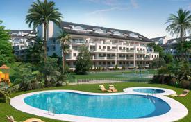 Пентхаус с просторной террасой в закрытой резиденции с бассейнами и садами, Фуэнхирола, Испания за 288 000 €