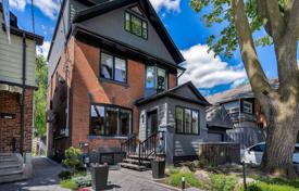 Дом в городе в Олд Торонто, Торонто, Онтарио,  Канада за C$2 400 000