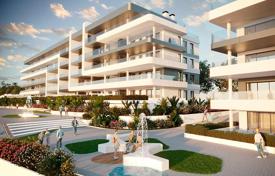 Пентхаусы с просторной террасой и панорамным видом в новой резиденции, рядом с полем для гольфа, Кампельо, Испания за 350 000 €