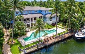 Просторная вилла с садом, задним двором, бассейном, летней кухней, зоной отдыха, террасой и гаражом, Майами, США за $7 750 000