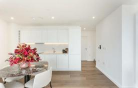 Элитные трехкомнатные апартаменты с панорамным видом на Канэри-Уорф в новой резиденции, Лондон, Великобритания за £718 000