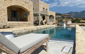 Меблированная вилла с бассейном, парковкой и видом на море в спокойном районе, Неохори, Пелопоннес, Греция за 500 000 €