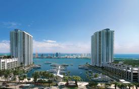 Меблированные апартаменты с доком в новой резиденции с яхт-клубом и круглосуточной охраной на собственном полуострове, Майами-Бич, США за $2 600 000