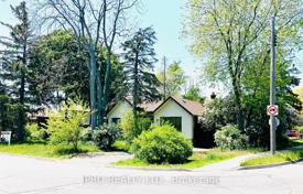 Дом в городе в Скарборо, Торонто, Онтарио,  Канада за C$1 377 000