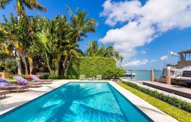 Полностью обновленная вилла с бассейном, террасой и видом на залив, Майми-Бич, США за $5 500 000