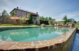 Традиционная вилла с бассейном, гостевым домом и парковкой, Меркатале-Вал-ди-Пеза, Италия за 9 000 € в неделю