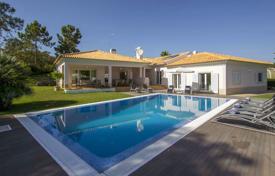 Современная вилла с садом и бассейном в 200 м от песчаного пляжа, Троя, Португалия за 3 200 € в неделю