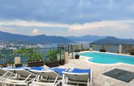 Меблированная вилла с бассейном в 450 метрах от моря, Херцег-Нови, Черногория за 420 000 €