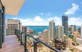 Комфортабельные апартаменты с террасой и видом на залив в здании с тропическими садами, Майами, США за $3 130 000