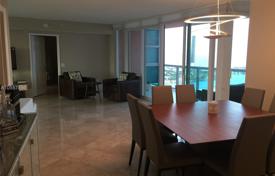 Трехспальная квартира с видом на океан и поле для гольфа в Авентуре, Флорида, США за $940 000