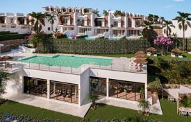 Таунхаусы на первой линии поля для гольфа в резиденции с бассейном и спа-центром, Михас, Испания за 819 000 €