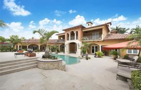 Меблированная вилла с садом, бассейном, гаражом и террасой, Майами, США за $4 649 000