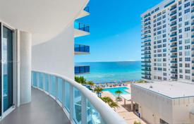 Комфортабельные апартаменты с видом на океан в резиденции на первой линии от пляжа, Холливуд, Флорида, США за $1 099 000