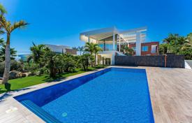 Дизайнерская просторная вилла с бассейном и видом на море в Адехе, Тенерифе, Испания за 5 750 000 €