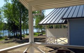 Элитный двухэтажный коттедж с сауной на берегу озера, Китеэ, Финляндия за 2 900 € в неделю
