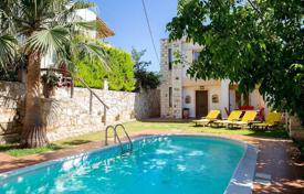 Три виллы с бассейнами в Колымвари, Крит, Греция за 1 000 000 €