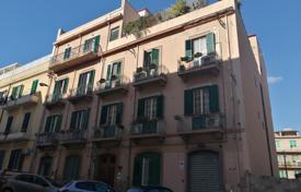 Просторная квартира в центре Мессины, Сицилия, Италия. Цена по запросу