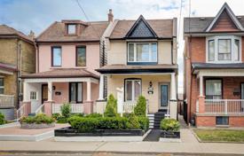 Дом в городе в Олд Торонто, Торонто, Онтарио,  Канада за C$1 594 000