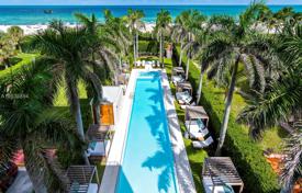 Меблированные апартаменты с террасой, парковкой и видом на океан в здании с бассейном и тренажерном зале, Майами-Бич, США за $17 500 000