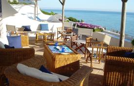 Вилла в традиционном греческом стиле на первой линии пляжа, Сабаудия, Лацио, Италия за 2 500 € в неделю