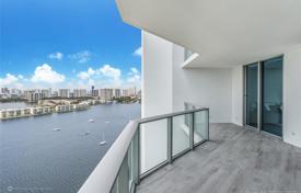 Светлая трехкомнатная квартира на первой линии от океана в Авентуре, Флорида, США за $796 000