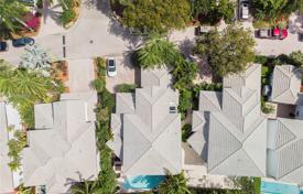 Уютная вилла с задним двором, бассейном и террасой, Авентура, США за $1 499 000