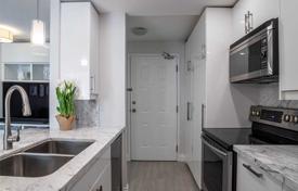 Квартира в Эспланаде, Олд Торонто, Торонто,  Онтарио,   Канада за C$725 000