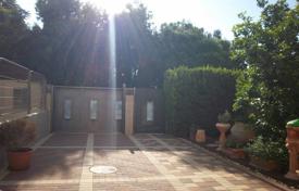 Коттедж с террасой и садом, Нетания, Израиль за $755 000