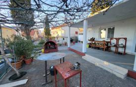 Меблированный дом с гаражом рядом с пляжем, Шушань, Черногория за 135 000 €