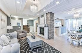 Дом в городе в Скарборо, Торонто, Онтарио,  Канада за C$1 469 000