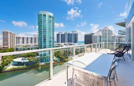 Отремонтированная угловая квартира с видом на океан в Майами-Бич, Флорида, США за 1 635 000 €