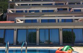Вилла с апартаментами, двумя бассейнами и видом на море, Близикуче, Черногория за 1 750 000 €