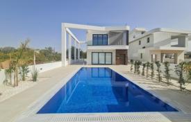 Новый комплекс вилл с бассейнами в 500 метрах от пляжа, в центре Айя-Напы, Кипр за От $789 000