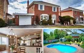 Дом в городе в Скарборо, Торонто, Онтарио,  Канада за C$1 150 000