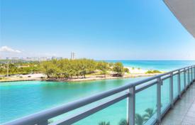 Солнечная трехкомнатная квартира на первой линии от океана в Бал Харборе, Флорида, США за 1 728 000 €