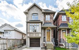 Дом в городе в Норт-Йорке, Торонто, Онтарио,  Канада за C$2 295 000