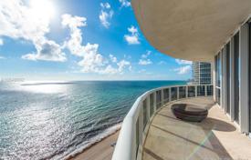Солнечная трехкомнатная квартира на первой линии от океана в Санни-Айлс-Бич, Флорида, США за 2 023 000 €