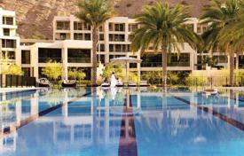 Комплекс вилл в большой резиденции с пляжем, пляжным клубом и отелем, Маскат, Оман за От $1 227 000
