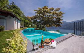 Современная вилла с панорамным видом на озеро Комо, Ларио, Ломбардия, Италия за 7 200 € в неделю