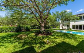 Просторная вилла с задним двором, бассейном и террасами, Майами, США за 4 128 000 €