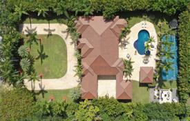 Роскошная вилла с задним двором, бассейном, летней кухней, парковочным местом и террасой, Пайнкрест, США за $2 800 000