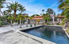 Классическая средиземноморская вилла с бассейном, гаражом, террасой и видом на залив, Майами-Бич, США за 3 682 000 €