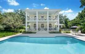 Комфортабельная вилла с задним двором, садом, бассейном, террасой и двумя гаражами, Пайнкрест, США за $1 798 000