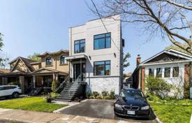 Дом в городе в Этобико, Торонто, Онтарио,  Канада за C$2 178 000