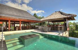 Традиционная вилла с бассейном, тренажерным залом и спа-зоной, Дримлэнд, Бали, Индонезия за $2 940 в неделю