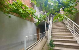 Дом в городе в Сабуртало, Тбилиси (город), Тбилиси,  Грузия за $355 000