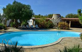 Двухэтажная стильная вилла с двумя бассейнами, Леука, Апулия, Италия за 7 500 € в неделю