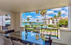 Стильная квартира с видом на океан в резиденции на первой линии от пляжа, Фишер-Айленд, Флорида, США за $2 490 000