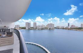 Меблированные апартаменты с террасой и видом на океан в жилом комплексе с бассейном и спа-центром, Авентура, США за 2 542 000 €